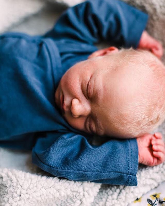 In case you missed it, HKP has a new editing assistant this winter. 😍 Meet Miss Pfeiffer Quinn who made her arrival on Saturday, Nov 16th during the last wedding of the season— huge thanks to the lovely @heiditoevsphoto & @anniehockphoto for covering the last two California weddings and creating the same HKP magic for those couples. Total rockstars, you guys. ✨ #brandnewbabe